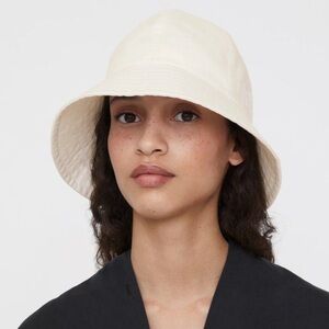 NWOT Authentic Toteme bucket hat cream/white